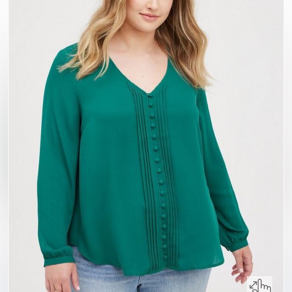 Torrid Georgette Pintuck Button-Front Blouse 12/14